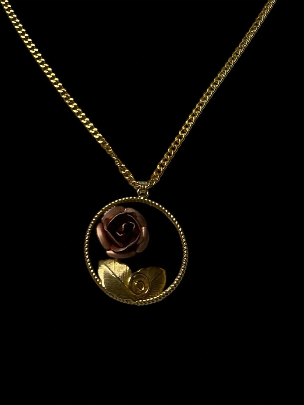 Vintage Gold-Tone Rose & Leaf Pendant Necklace in Pink and Gold Chain Signed RK - Picture 3 of 7